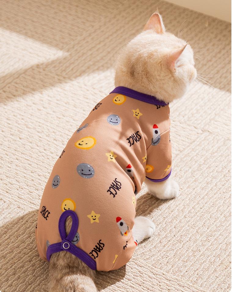Cartoon space full-printed four-legged tummy jacket; Home clothes for cats and dogs Pet clothes for keeping warm and protecting the belly in autumn and winter