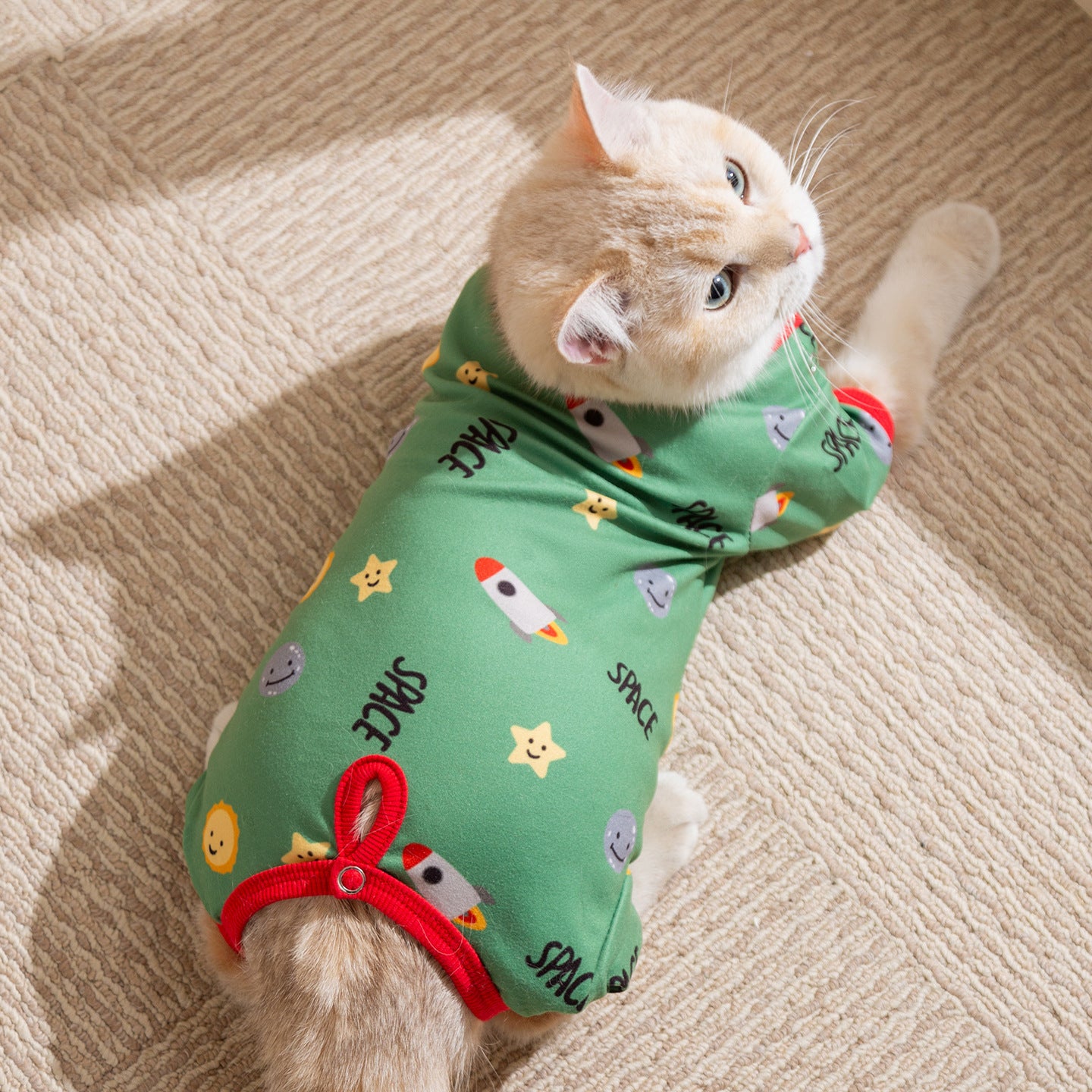 Cartoon space full-printed four-legged tummy jacket; Home clothes for cats and dogs Pet clothes for keeping warm and protecting the belly in autumn and winter