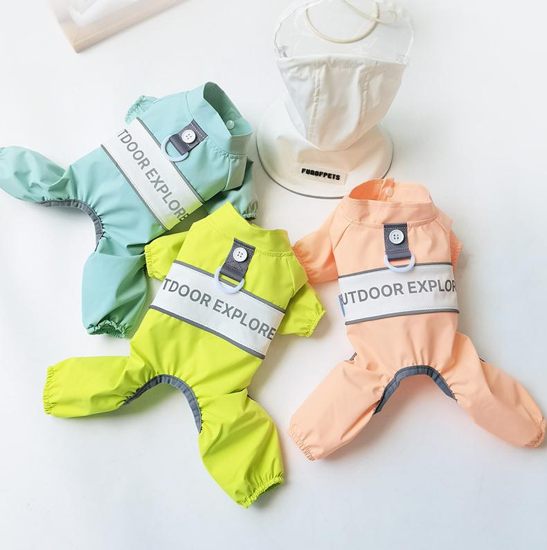 Outdoor four-legged raincoat Dog clothes, transparent raincoats and raincoats; The waterproof cap can be pulled. A small dog with a four-legged tummy