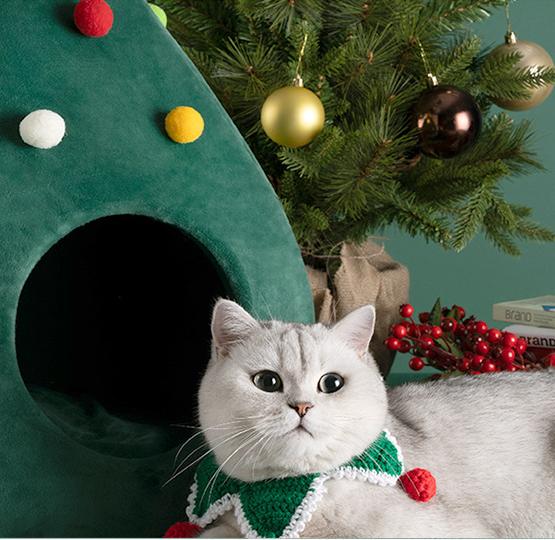 Christmas tree cat bed dog bed Winter fully enclosed cat house and small dog shelter; The Christmas doghouse can be disassembled and washed