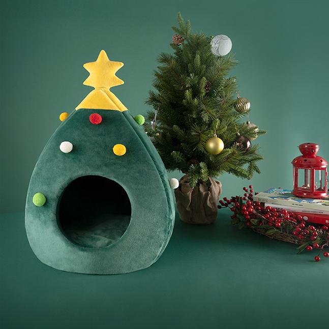 Christmas tree cat bed dog bed Winter fully enclosed cat house and small dog shelter; The Christmas doghouse can be disassembled and washed