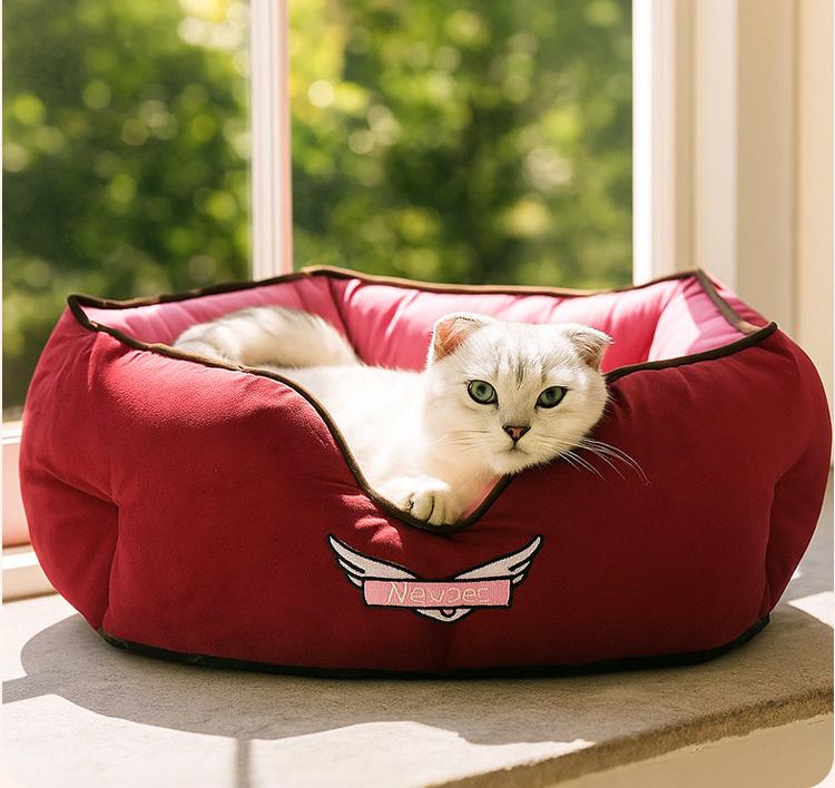 Winter warm cat bed; Suitable for all seasons; Autumn and winter warm cat bed house mat; Cat and dog beds.