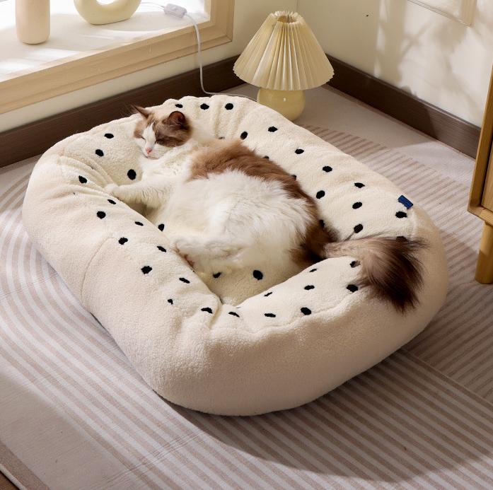 Elliptical polka dot plush pet bed; Circular thickened nest for pet pads; Winter warm cat beds, dog MATS, dog beds
