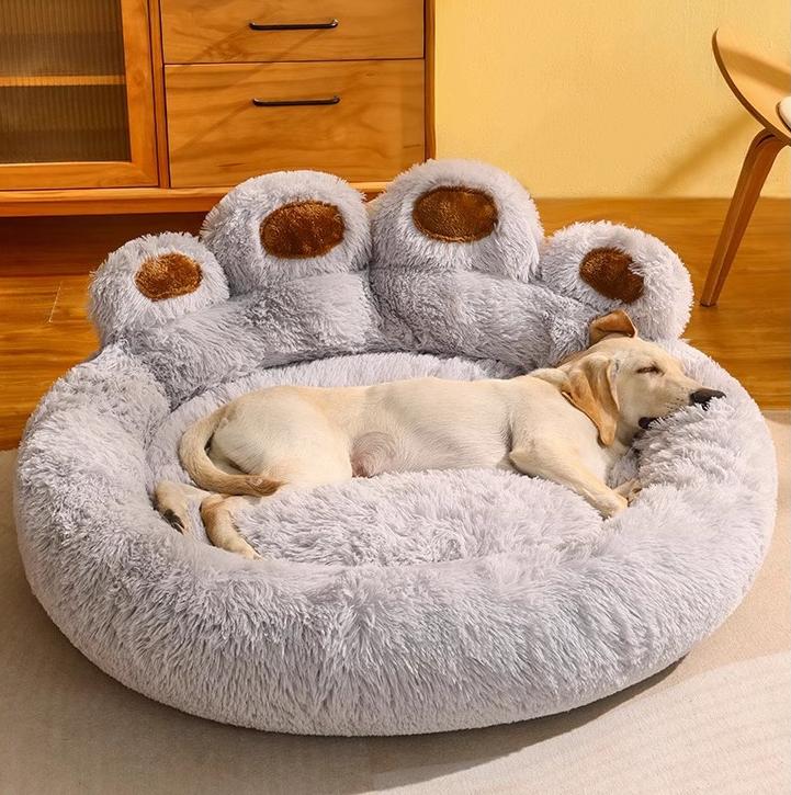 Bear palm-shaped pet bed; A warm dog bed for medium and large-sized dogs in winter. Fleece sofa sleeping pad All-season pet supplies