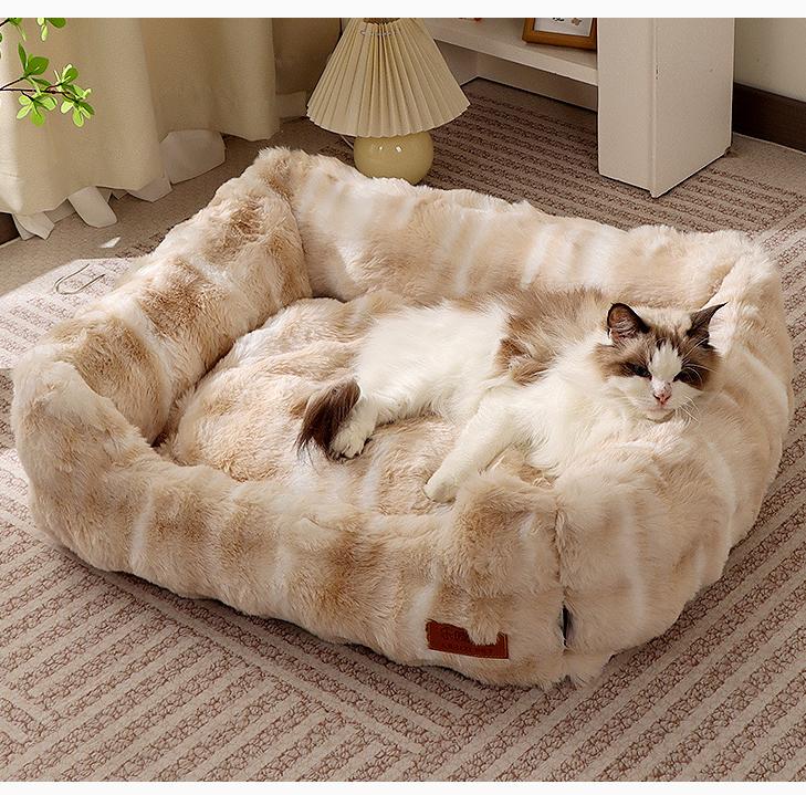 Cat bed rabbit hair bubble fleece; Soft and comfortable sleeping pad cat and dog bed; In winter, the cat bed can be disassembled and washed for warmth. Suitable for small cats and dogs