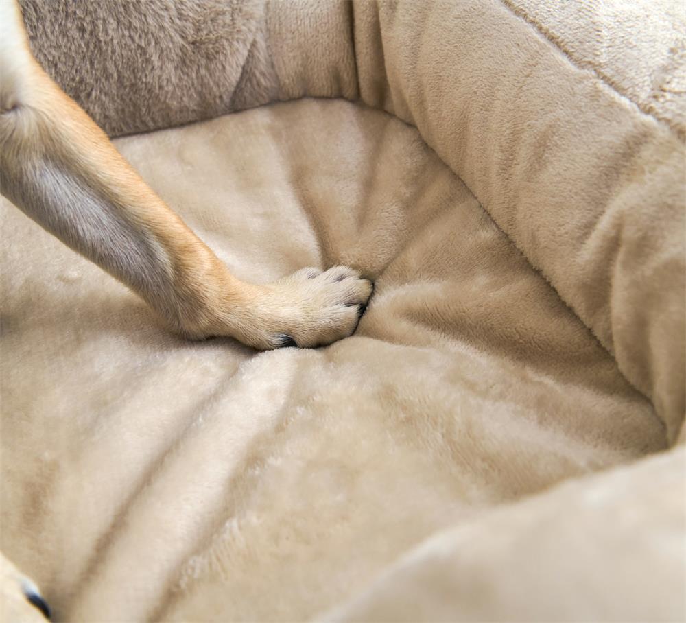 Rabbit fur crystal fleece pet bed; Thickened rabbit hair crystal fleece pet pad; Winter warmth for cat beds and dog beds; Pet supplies mat; Pet sofa