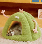 A plush pet bed in the shape of a little monster; Suitable for all seasons; Semi-enclosed dog and cat bed MATS; Pet supplies