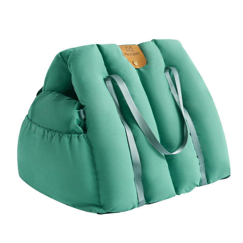 Dual-purpose car cat bed: It can be used both in a car and by hand. Portable cat bed for going out; Four-season universal closed cat bed; Windproof and warm