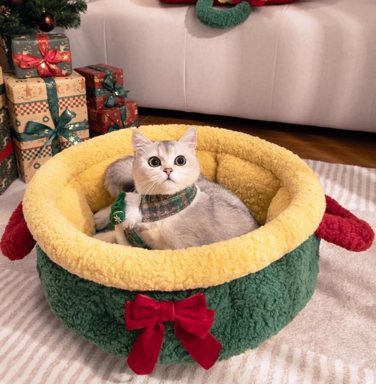 Christmas Limited Edition · Basket-style Pet Bed: Cat and Dog Christmas Bed; Cat Christmas bed A semi-enclosed winter thickened and warm Christmas pet bed for small dogs