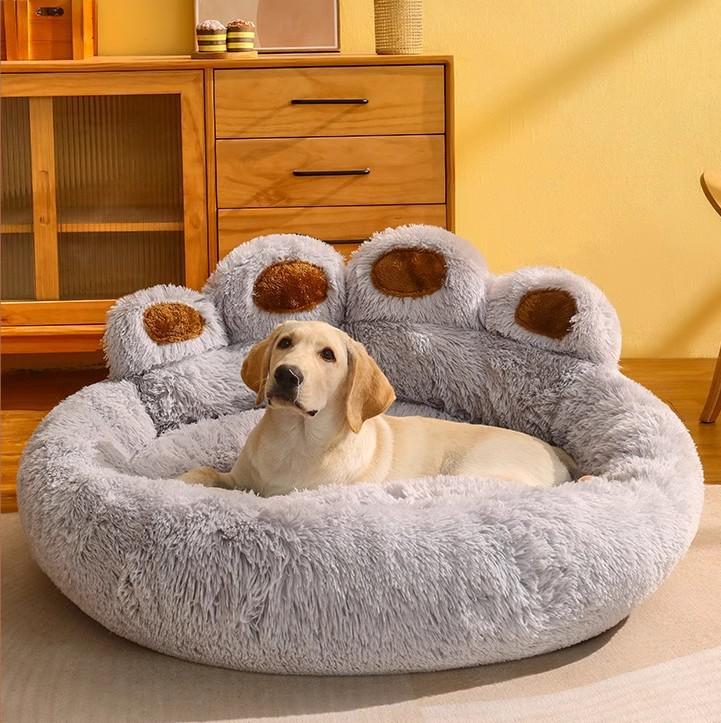 Bear palm-shaped pet bed; A warm dog bed for medium and large-sized dogs in winter. Fleece sofa sleeping pad All-season pet supplies