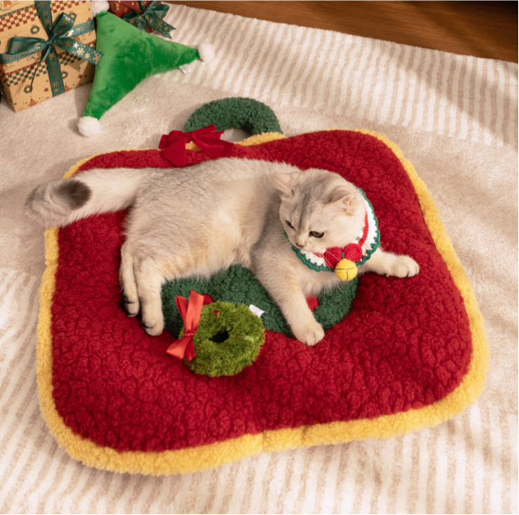 Christmas MATS for pet cats and dogs The pet mat is thickened for warmth. Dog bed, cat bed, Christmas pet bed