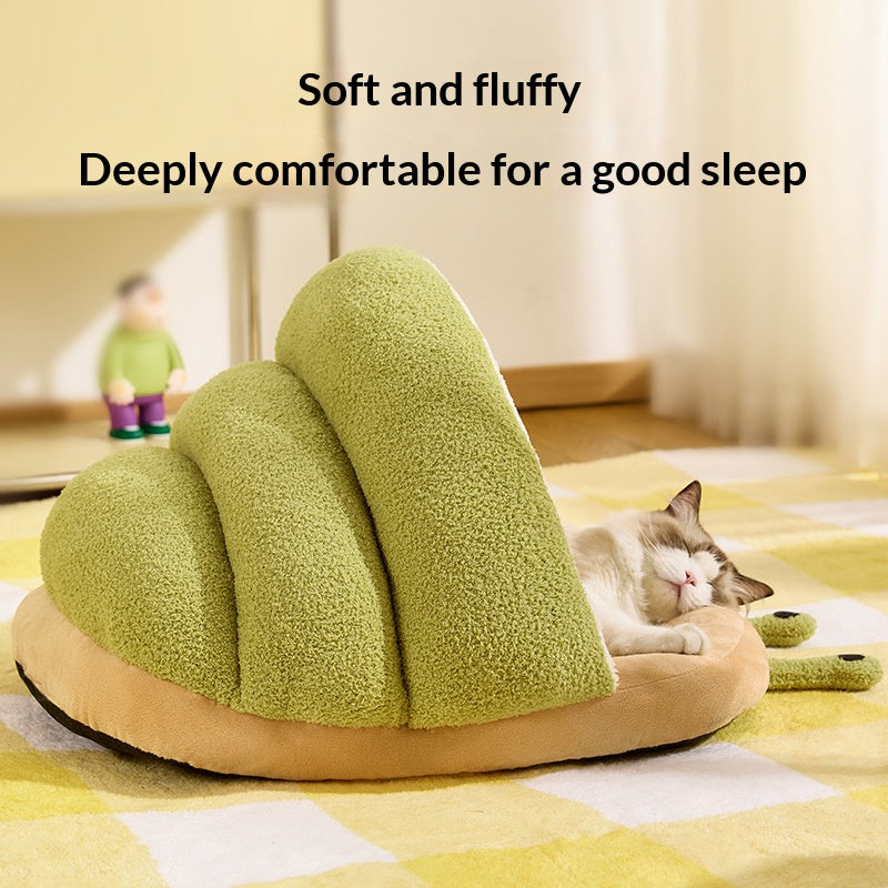 Snail-shaped cloud-shaped velvet slipper nest; Semi-closed nest; A warm pet bed for cats and dogs in autumn and winter