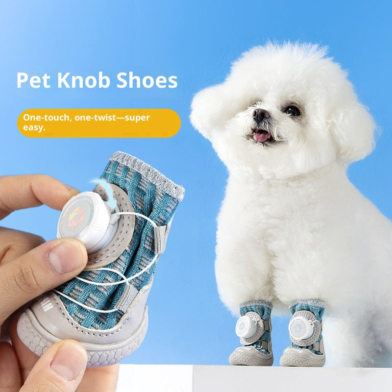 One-click knob to shrink dog shoes; Four dog shoe covers that are dirt-resistant and durable for going out all year round