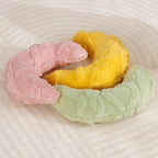 Crescent-shaped cat pillow Warm, comfortable, soft and does not shed. It is fully filled and not prone to deformation. Available all year round; Suitable for both cats and dogs