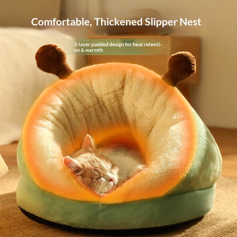 Slip-shaped pet bed: All-season compatible slip-shaped cat bed; Semi-enclosed cat house bedding for autumn and winter; Pet nest