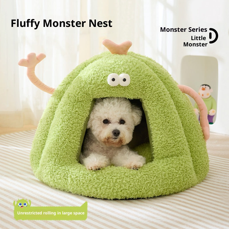 A plush pet bed in the shape of a little monster; Suitable for all seasons; Semi-enclosed dog and cat bed MATS; Pet supplies