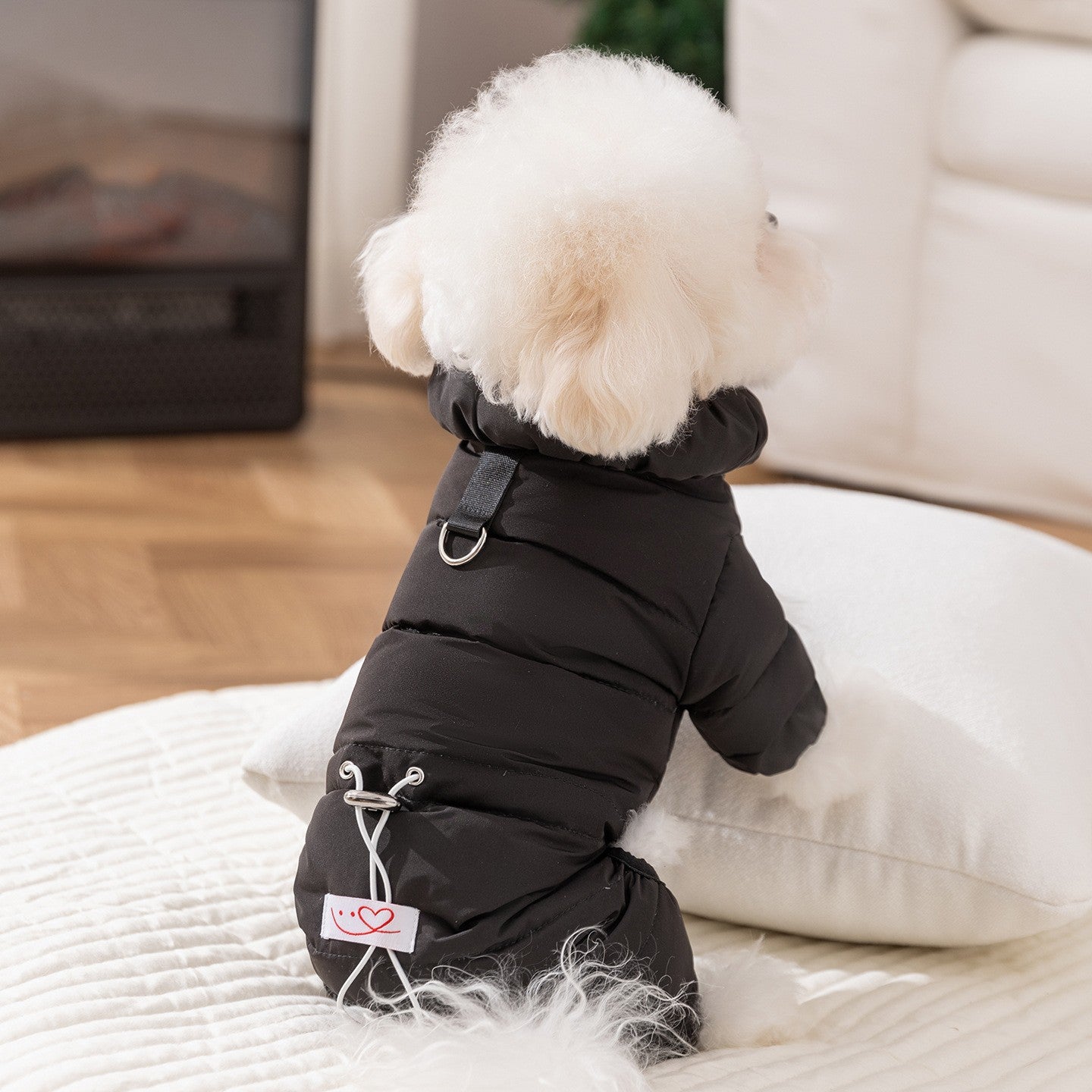 Dog down jacket with fabric label; Warm dog clothes for autumn and winter Four-legged graphene-pulled down jacket Pet clothes for small and medium-sized dogs