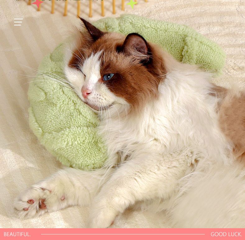 Crescent-shaped cat pillow Warm, comfortable, soft and does not shed. It is fully filled and not prone to deformation. Available all year round; Suitable for both cats and dogs