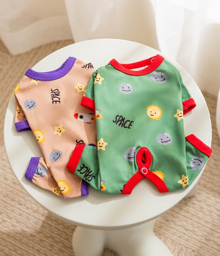 Cartoon space full-printed four-legged tummy jacket; Home clothes for cats and dogs Pet clothes for keeping warm and protecting the belly in autumn and winter