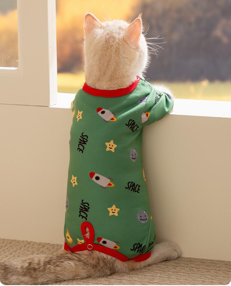 Cartoon space full-printed four-legged tummy jacket; Home clothes for cats and dogs Pet clothes for keeping warm and protecting the belly in autumn and winter