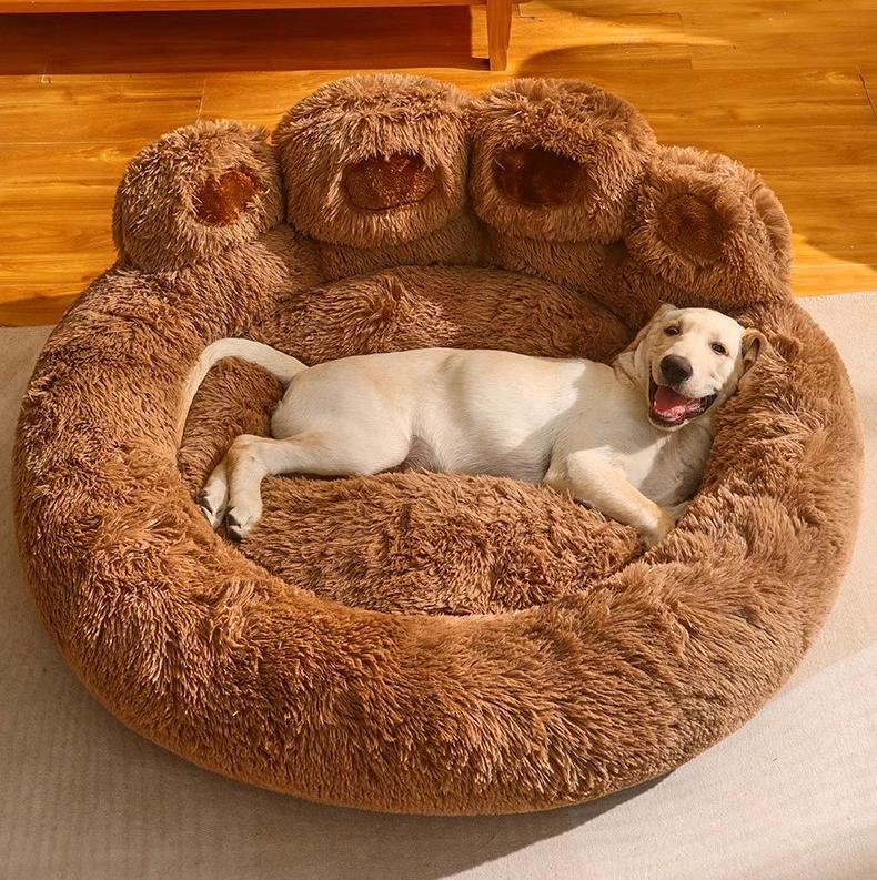 Bear palm-shaped pet bed; A warm dog bed for medium and large-sized dogs in winter. Fleece sofa sleeping pad All-season pet supplies