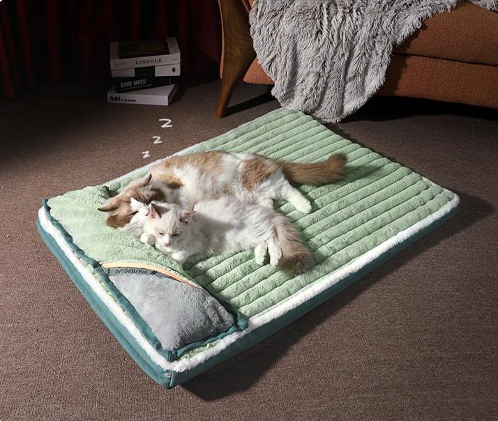 Sleeping pads for dogs and cats; Winter warm dog bed pillow; Tear-resistant mattress Pet floor mat Large dog kennels