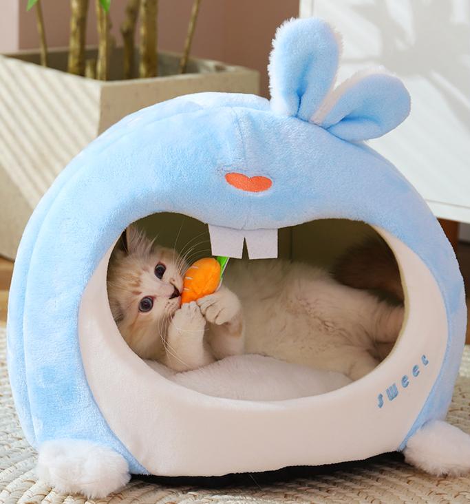 Semi-enclosed cat beds for winter warmth; Thicken the security nest; Cat House The puppy sleeps in a pet bed. Cat tent