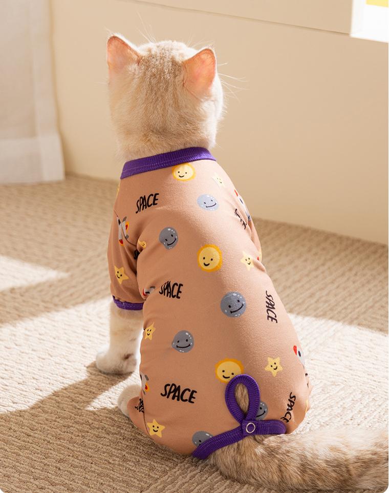 Cartoon space full-printed four-legged tummy jacket; Home clothes for cats and dogs Pet clothes for keeping warm and protecting the belly in autumn and winter