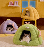 A plush pet bed in the shape of a little monster; Suitable for all seasons; Semi-enclosed dog and cat bed MATS; Pet supplies