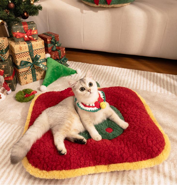 Christmas MATS for pet cats and dogs The pet mat is thickened for warmth. Dog bed, cat bed, Christmas pet bed