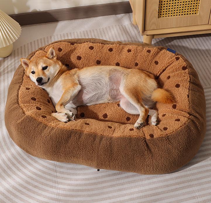 Elliptical polka dot plush pet bed; Circular thickened nest for pet pads; Winter warm cat beds, dog MATS, dog beds