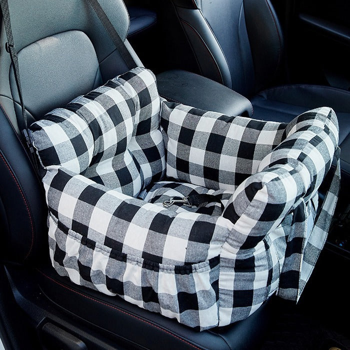 Hot-selling car-mounted pet bed for small dogs and cats. It prevents dirt and scratches, protects pets, is thickened for safety, and functions as a portable car-mounted pet bag.